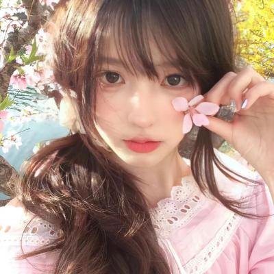 姐姐，过来给我亲亲